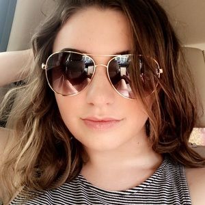 Meet your Posher, Jillian